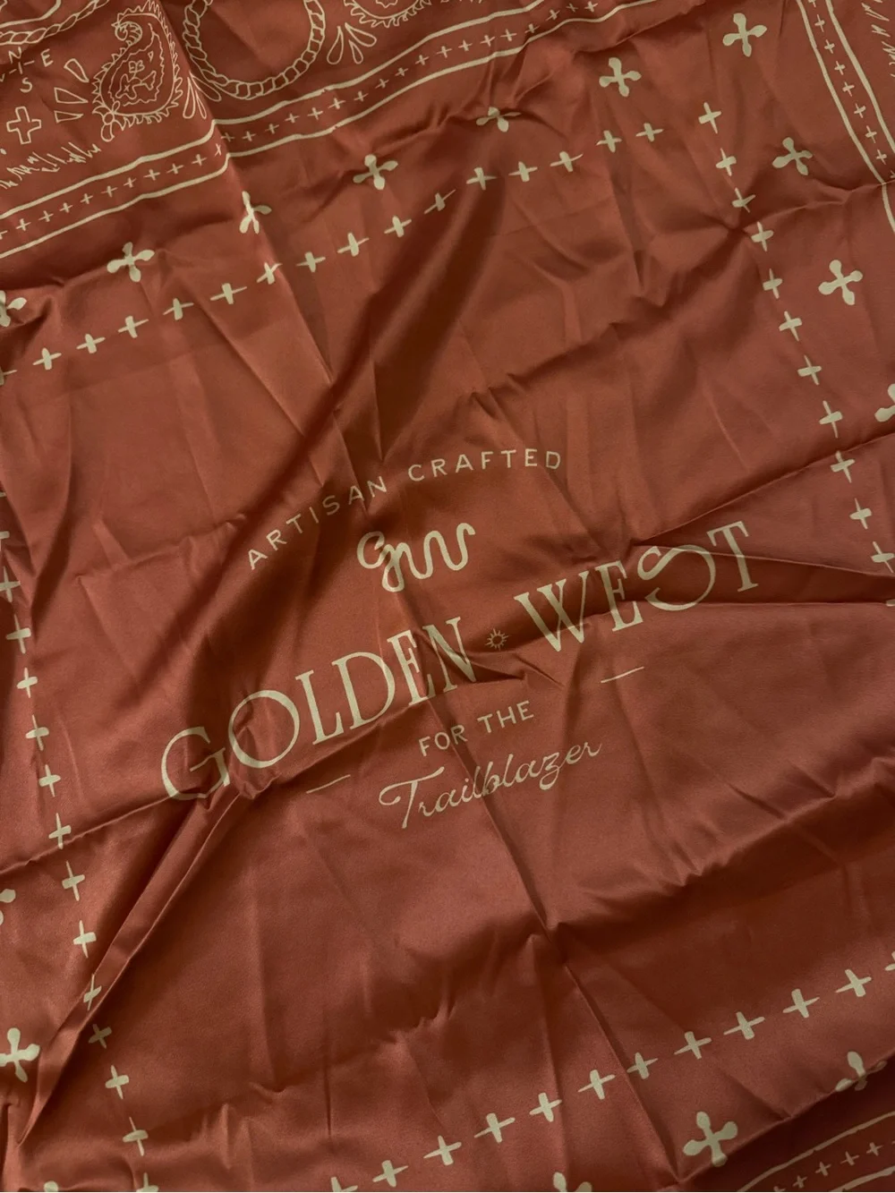 Lainey Wilson’s Golden West Scarf